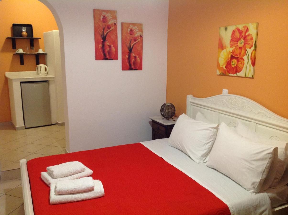 Pansion Zaharoula Hotel ฟิรา ภายนอก รูปภาพ