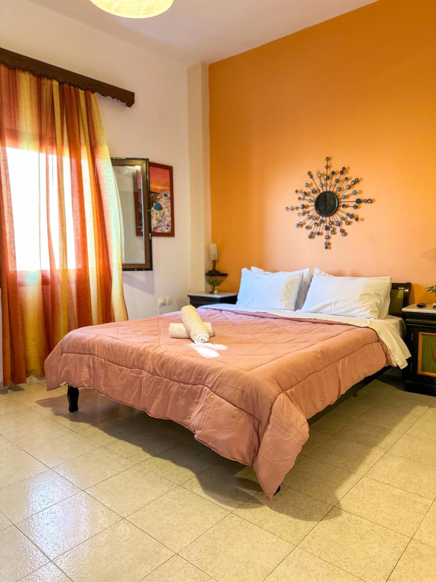 Pansion Zaharoula Hotel ฟิรา ภายนอก รูปภาพ