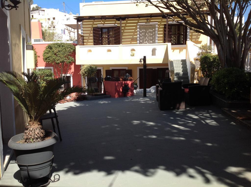 Pansion Zaharoula Hotel ฟิรา ภายนอก รูปภาพ