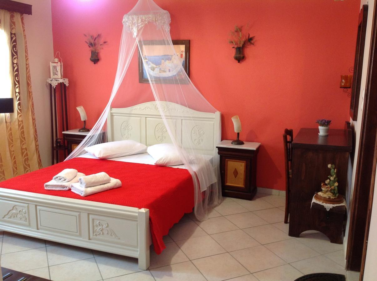 Pansion Zaharoula Hotel ฟิรา ภายนอก รูปภาพ